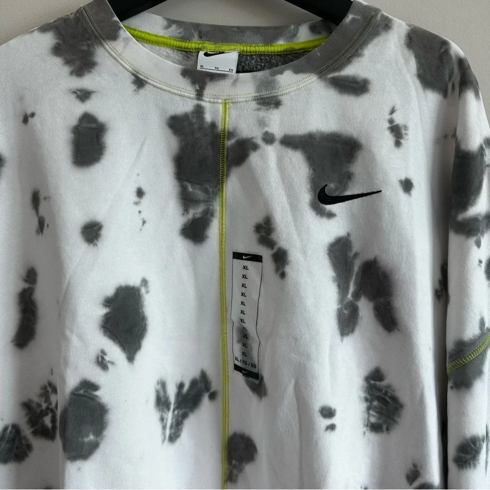Nike Sportswear Tie Dye Oversize Crop Sweatshirt - Picture 7 of 13